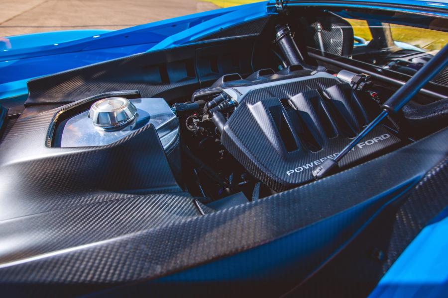 Моторный отсек Ford GT Riviera Blue (H040) 2017 года  (фото 2 из 31)